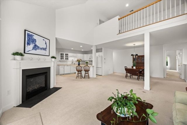 9 Blue Meadow Ct 9, Bourne, MA 02532