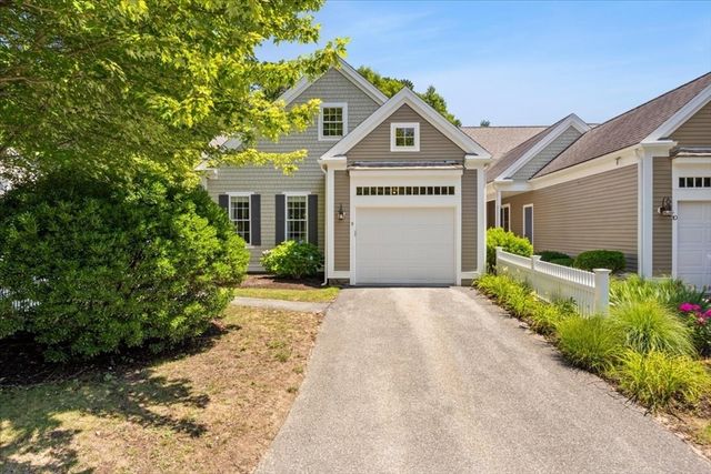 9 Blue Meadow Ct 9, Bourne, MA 02532