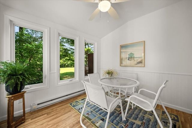 9 Blue Meadow Ct 9, Bourne, MA 02532