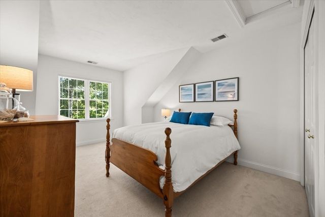 9 Blue Meadow Ct 9, Bourne, MA 02532