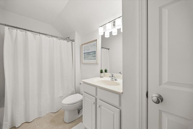9 Blue Meadow Ct 9, Bourne, MA 02532