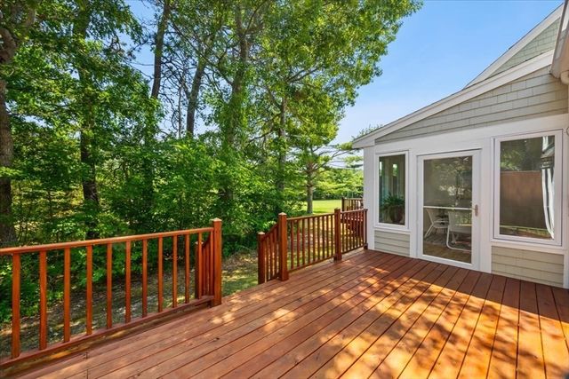 9 Blue Meadow Ct 9, Bourne, MA 02532