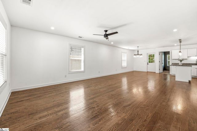 211 Pennwood Lane, Greenville, SC 29609