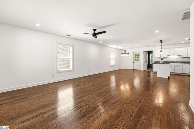 211 Pennwood Lane, Greenville, SC 29609