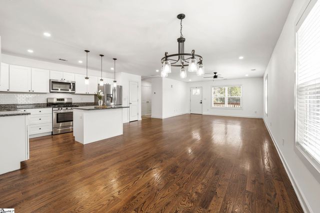 211 Pennwood Lane, Greenville, SC 29609