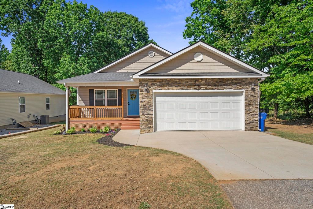 211 Pennwood Lane, Greenville, SC 29609