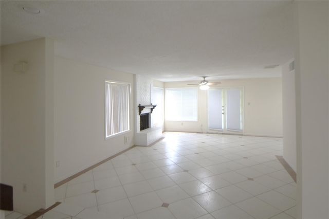 1931 Vinces Bridge, Sugar Land, TX 77478