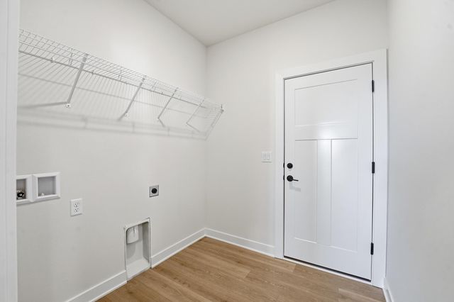 724 Plainside Avenue, Norwalk, IA 50211