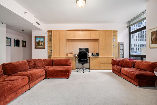 680 N Lake Shore Drive 821, Chicago, IL 60611