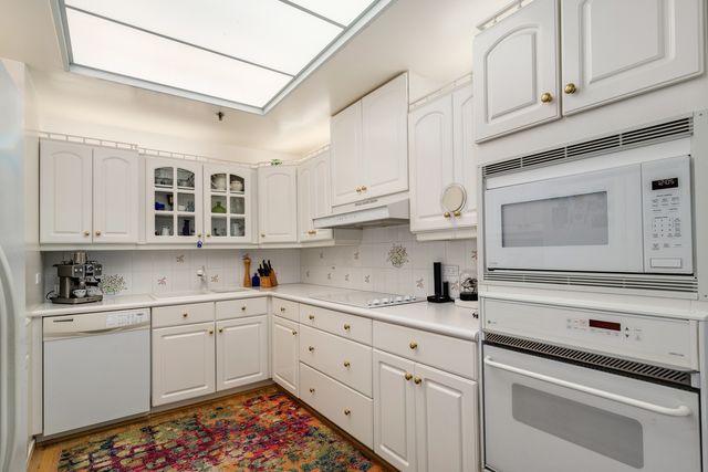 680 N Lake Shore Drive 821, Chicago, IL 60611