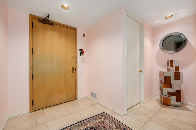 680 N Lake Shore Drive 821, Chicago, IL 60611