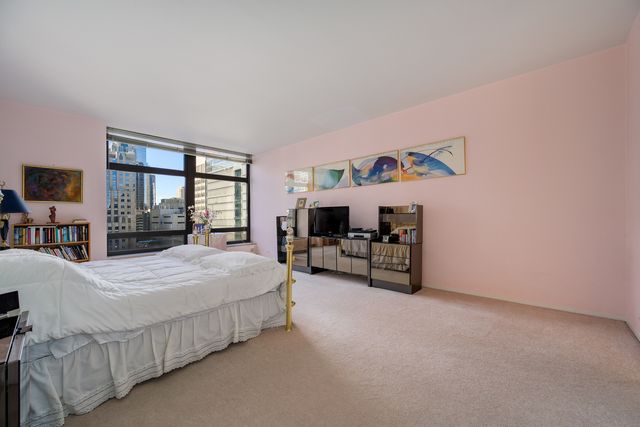 680 N Lake Shore Drive 821, Chicago, IL 60611
