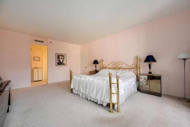 680 N Lake Shore Drive 821, Chicago, IL 60611