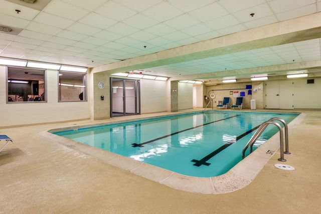 680 N Lake Shore Drive 821, Chicago, IL 60611