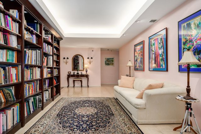 680 N Lake Shore Drive 821, Chicago, IL 60611