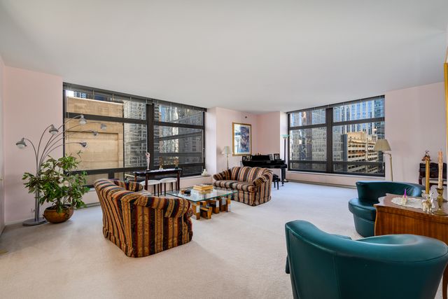 680 N Lake Shore Drive 821, Chicago, IL 60611