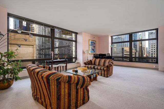 680 N Lake Shore Drive 821, Chicago, IL 60611