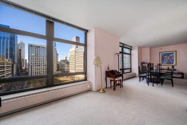 680 N Lake Shore Drive 821, Chicago, IL 60611
