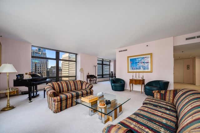 680 N Lake Shore Drive 821, Chicago, IL 60611