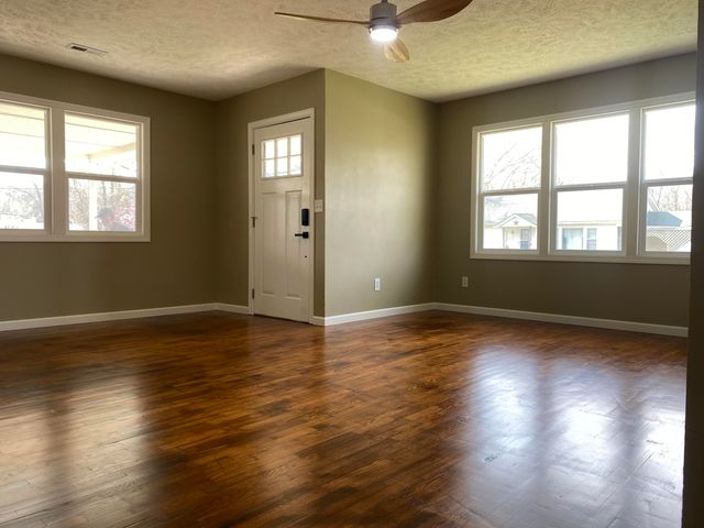 402 Ward Street, Ava, MO 65608