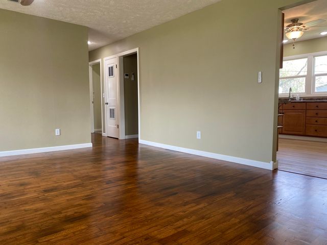 402 Ward Street, Ava, MO 65608