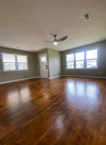 402 Ward Street, Ava, MO 65608