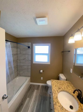 402 Ward Street, Ava, MO 65608