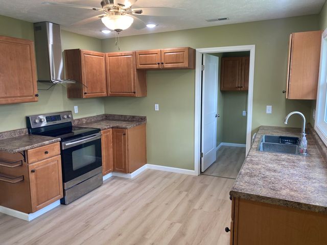 402 Ward Street, Ava, MO 65608