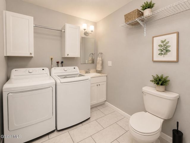 8B Lacosta Drive, Clifton Park, NY 12065