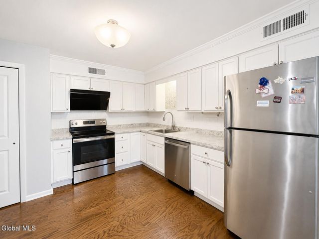 8B Lacosta Drive, Clifton Park, NY 12065