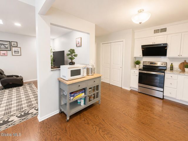8B Lacosta Drive, Clifton Park, NY 12065