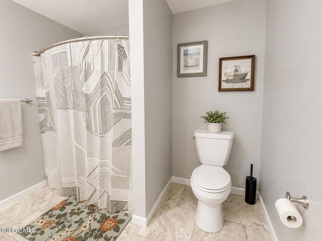 8B Lacosta Drive, Clifton Park, NY 12065