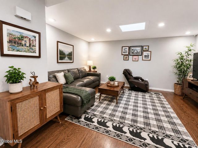 8B Lacosta Drive, Clifton Park, NY 12065