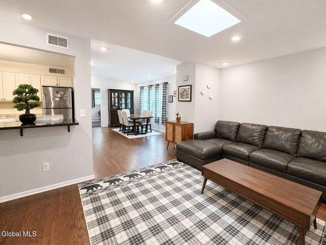 8B Lacosta Drive, Clifton Park, NY 12065