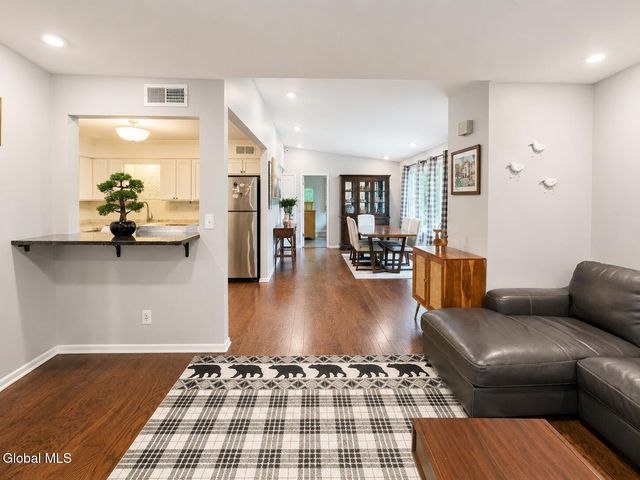 8B Lacosta Drive, Clifton Park, NY 12065