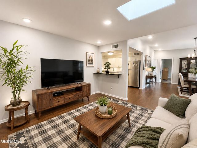 8B Lacosta Drive, Clifton Park, NY 12065