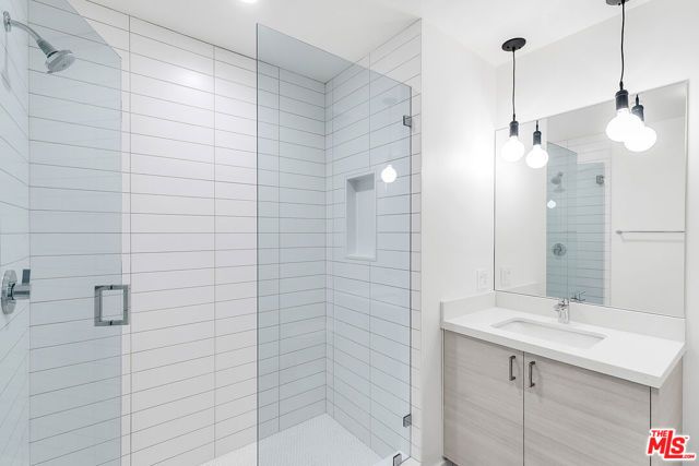 747 Lillian Way 7, Los Angeles, CA 90038