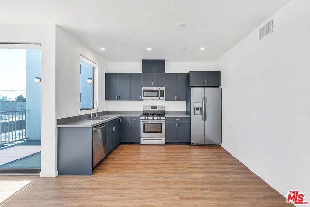 747 Lillian Way 7, Los Angeles, CA 90038