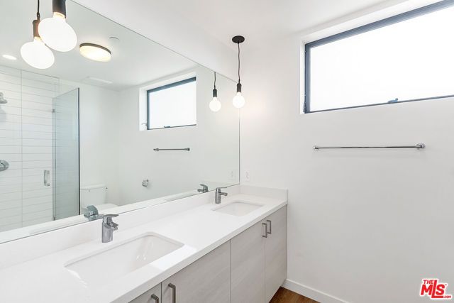 747 Lillian Way 7, Los Angeles, CA 90038