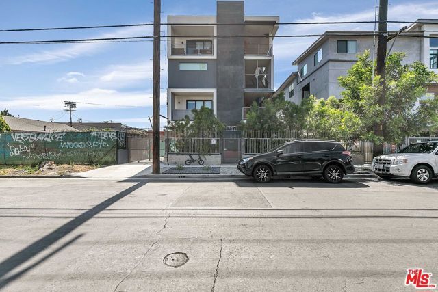 747 Lillian Way 7, Los Angeles, CA 90038