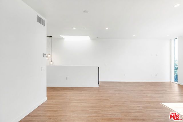 747 Lillian Way 7, Los Angeles, CA 90038