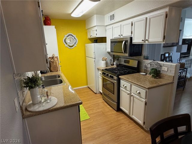 3318 North Decatur Boulevard 2047, Las Vegas, NV 89130