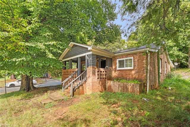 2001 Bowen Boulevard, Winston-salem, NC 27105