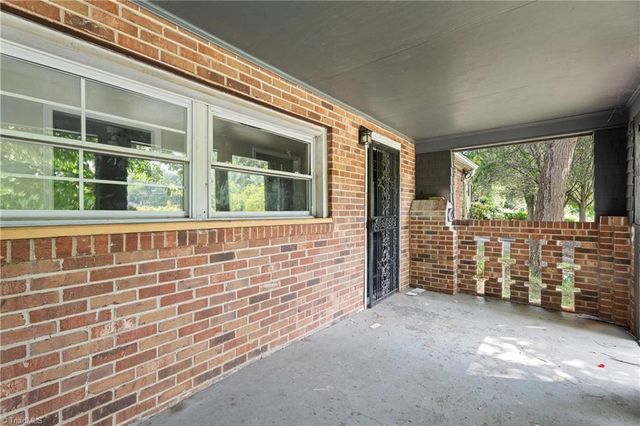 2001 Bowen Boulevard, Winston-salem, NC 27105