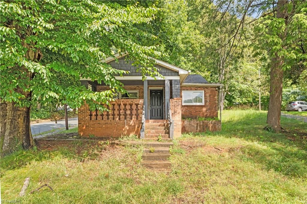 2001 Bowen Boulevard, Winston-salem, NC 27105