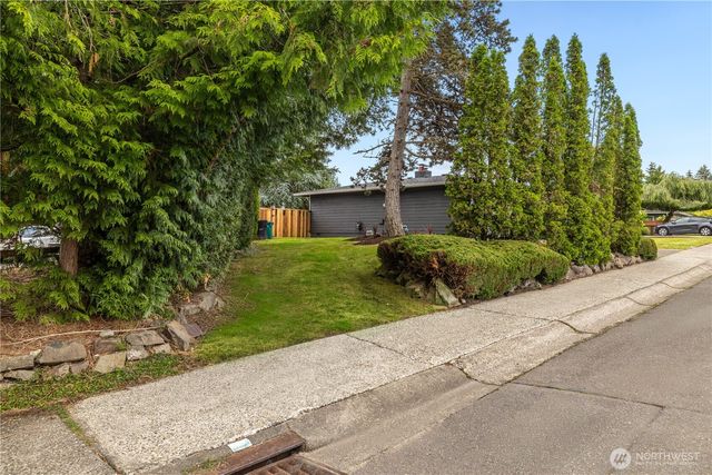 7608 140th Place NE, Redmond, WA 98052