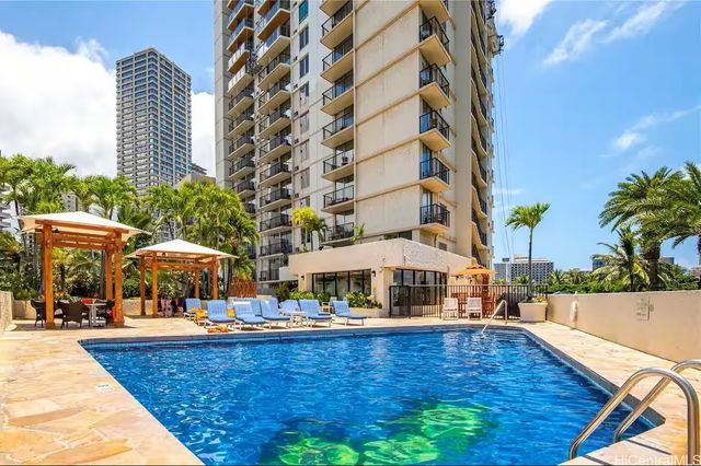 2045 Kalakaua Avenue 519, Honolulu, HI 96815