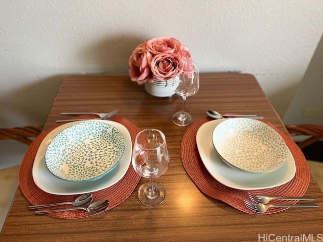 2045 Kalakaua Avenue 519, Honolulu, HI 96815
