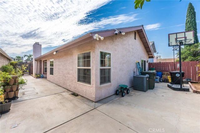 6421 Thunder Bay, Jurupa Valley, CA 92509