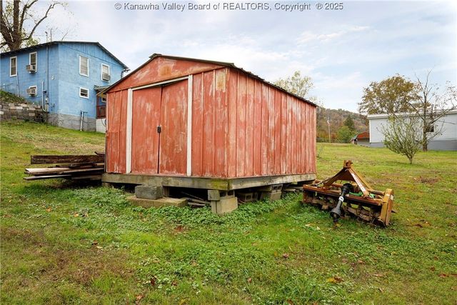 90 Chambers Drive, Danville, WV 25053